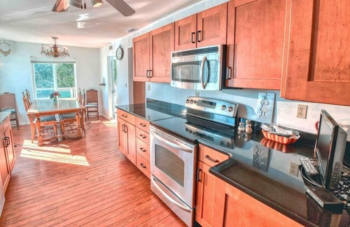 Crescent Beach Casa | Cabana II: Oceanview & Walk to the Beach