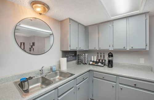 Arlington Casa | Walk to the Stadiums | 4 Beds | Garage Parking