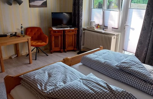 Altusried Cama Y Desayuno | DOPPELZIMMER in FRAUENZELL Cyclists and bikers welcome
