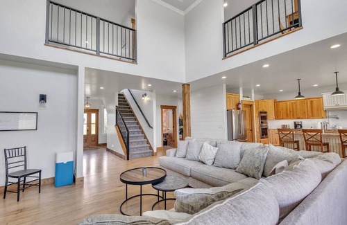 Corvallis Otro | Modern Farmhouse Three Bears Getaway