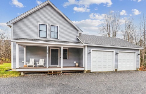 Stowe Hollow Casa | Streamside Hollow: 3 br w/ fireplace, firepit, & garage!