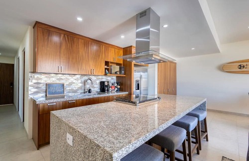 Libertad Apartamento | New 3 BD Condo with Pool & Gym