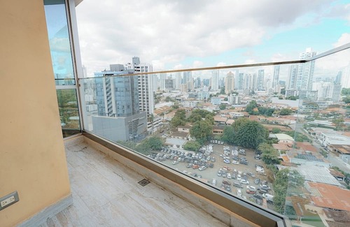 Tumba Vieja Apartamento | Luxury 2BR Cityview apt, parking and balcony