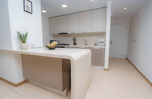 Tumba Vieja Apartamento | Luxury 2BR Cityview apt, parking and balcony