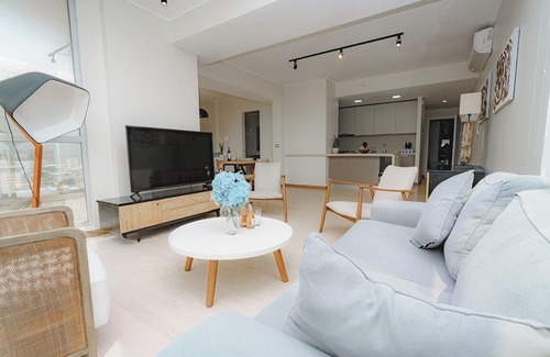 Tumba Vieja Apartamento | Luxury 2BR Cityview apt, parking and balcony