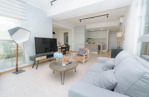 Tumba Vieja Apartamento | Luxury 2BR Cityview apt, parking and balcony