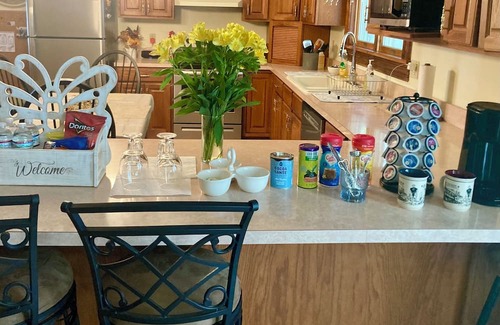 Ashfield Apartamento | Switzerland Dream, Cozy Room in Downtown Jim Thorpe, Walk to everything!