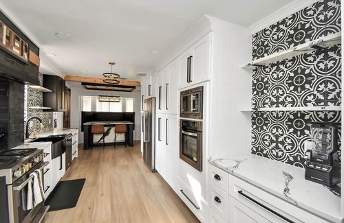Pearland Casa | Pet friendly/King Bed/Tranquil Retreat/Fenced Backyard/Master BR on Main