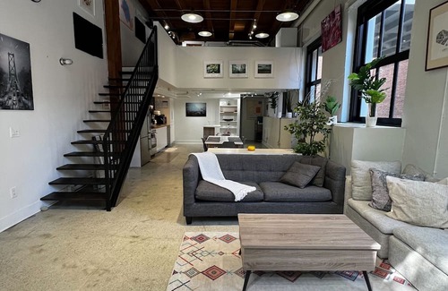 Gastown Apartamento | Spacious Heritage Loft in the Heart of Gastown (Pet Friendly!)