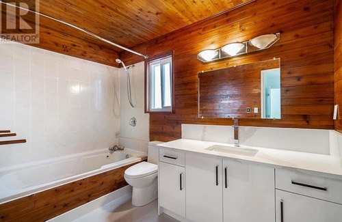 Delta Casa | Centrally located around major tourist attractions in Vancouver. Peaceful, clean