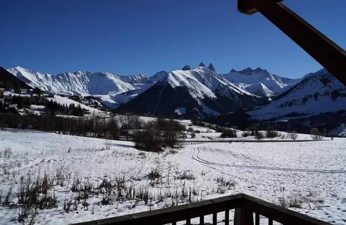 Saint-Jean-d'Arves Apartamento | Residence Les Marmotes - Apartment in chalet near the slopes and ski school