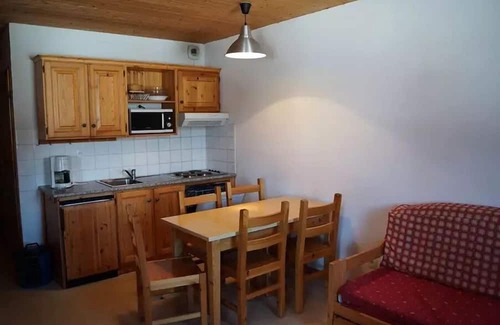 Saint-Jean-d'Arves Apartamento | Residence Les Marmotes - Apartment in chalet near the slopes and ski school