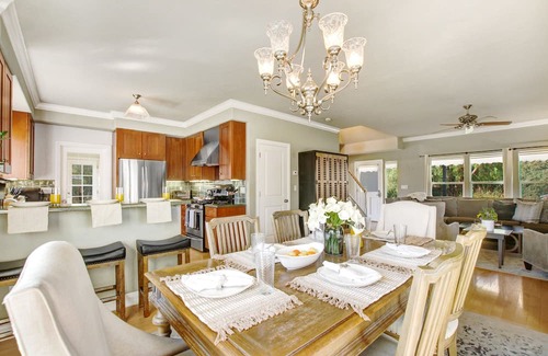 Windsor Casa | Luxury Estate Awaits: Your Ultimate Vineyard Escape