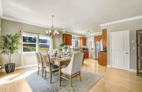 Windsor Casa | Luxury Estate Awaits: Your Ultimate Vineyard Escape