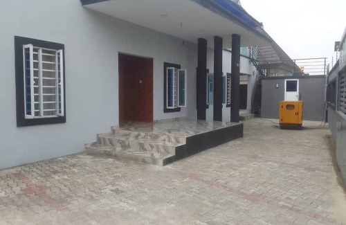Yenagoa Apartamento | Chic 1-bedroom apartment with AC, WiFi in fabulous Yenagoa, city center Bayelsa