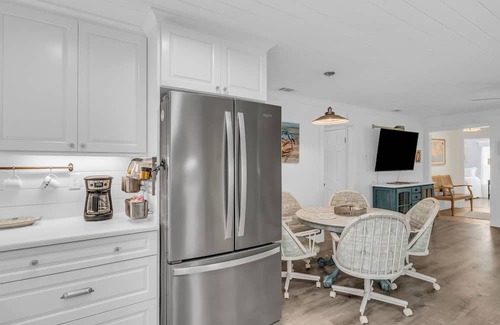 Ono Island Casa | Bear Point Retreat with Coastal Charm