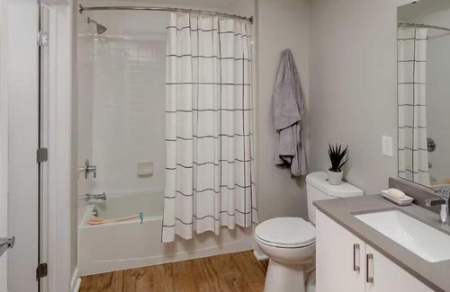 Little Italy Apartamento | National at Harbor East