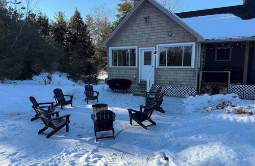Center Conway Casa | 3-bedroom house on 40 acres in peaceful Conway with WiFi, AC