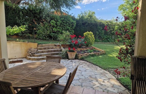 Gemenos Casa | Large T2 with parking and garden