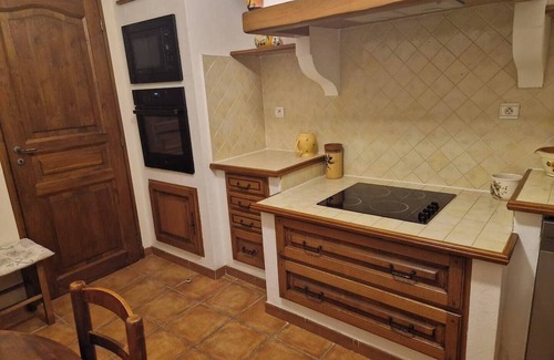 Gemenos Casa | Large T2 with parking and garden