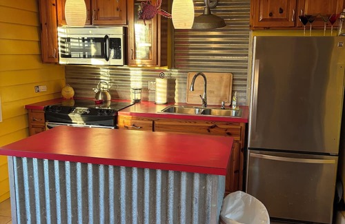 Panacea Casa | Cutest 2-bedroom house on the Bay with access to the gulf across the street