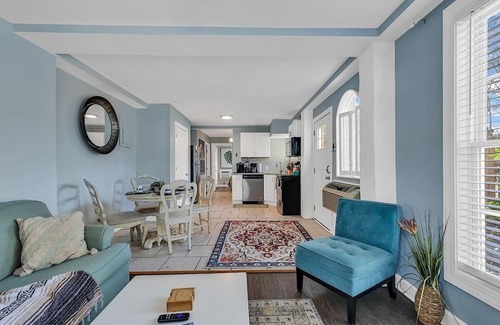 Murrells Inlet Casa | Marsh Estate: 3-Units + Theater Room! Putting!