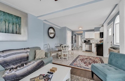 Murrells Inlet Casa | Marsh Estate: 3-Units + Theater Room! Putting!