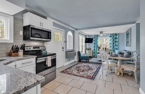 Murrells Inlet Casa | Marsh Estate: 3-Units + Theater Room! Putting!