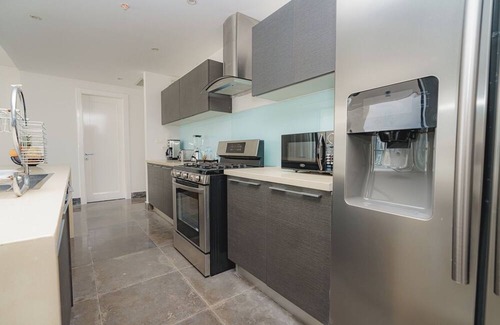 Marbella Apartamento | Exclusive and luxury 1BR with balcony in Yoo Panama