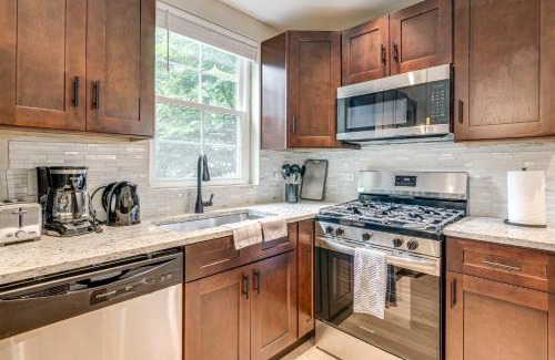South Shore Casa | 2 Mi to South Shore Beach Urban Retreat with Yard