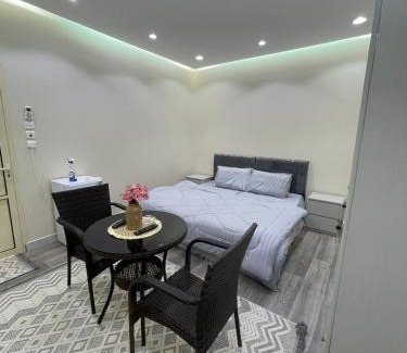 Al Wajh Apartamento | ريم الوجه غرفة مع دورة مياة للعزاب طابق علوي