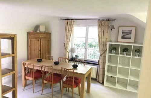 Sint-Pieters-Woluwe Chalet De Esquí | Charming flat in a peaceful green setting