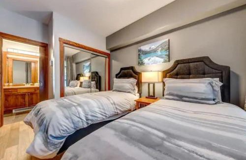 Nordic Estates Casa | Creekside 2 Bedroom With Incredible Mountain Views