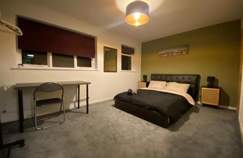Chorlton-cum-Hardy Casa | Two Bedrooms-Holiday home