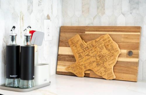 Eastside Promise Neighborhood Apartamento | Clover House - Classy and Fully Renovated 3bdr