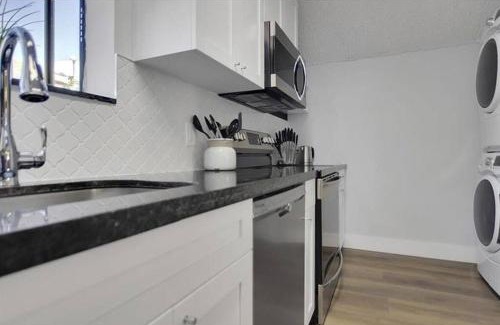 Lake Worth Casa | Endless Summer 2bd 2ba with beautiful outdoors