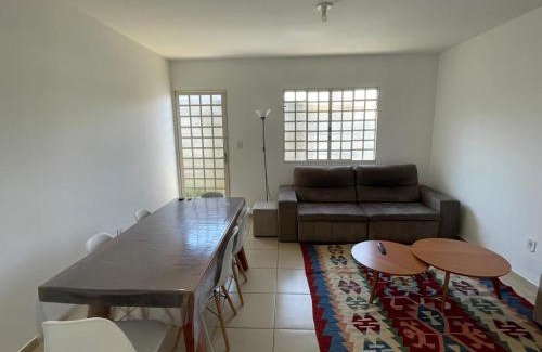 Santa Rita do Sapucai Casa | Casa espaçosa com duas garagens e quintal