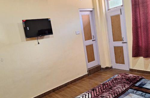 Mohal Hotel | Blossom Guest House