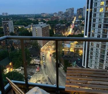Garden District Apartamento | Spacious Studio with Balcony and City Views