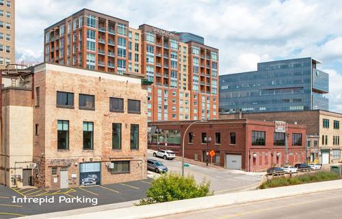 Downtown - Waterfront Apartamento | The Intrepid Rentals