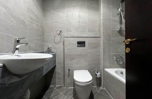Al Satwa Apartamento | 76 pink building