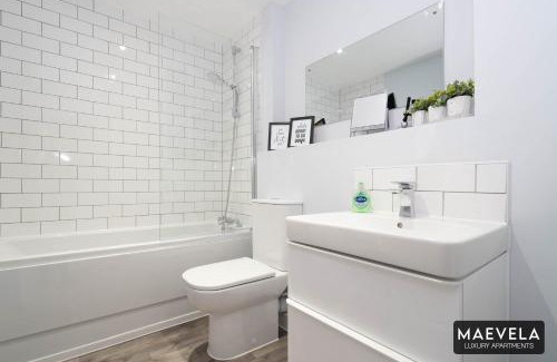 Bordesley Apartamento | 2 Bed Apartment Birmingham City Centre, Digbeth - With Parking - Smart TV's in each room! - ROOFTOP TERRACE