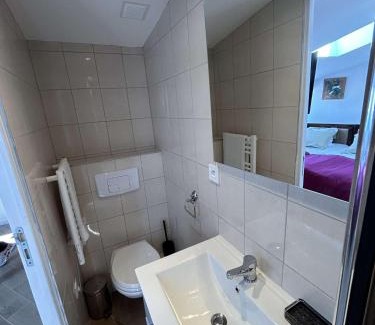 Bagnolet Hotel | Hôtel Le Pixi Angelus