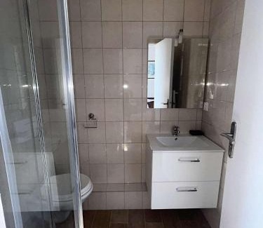 Bagnolet Hotel | Hôtel Le Pixi Angelus