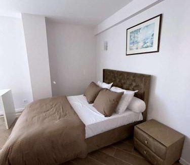 Bagnolet Hotel | Hôtel Le Pixi Angelus