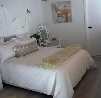 Robertson Casa | OLD Listing BED 1