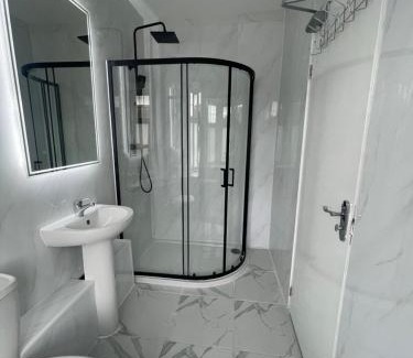 Mayfield Casa | COZY Private Ensuite Deluxe Double Room