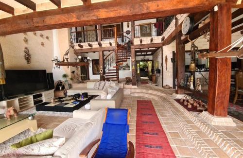 Calima Casa | Cartuja Holguín - Chalet Casa Finca Lago Calima