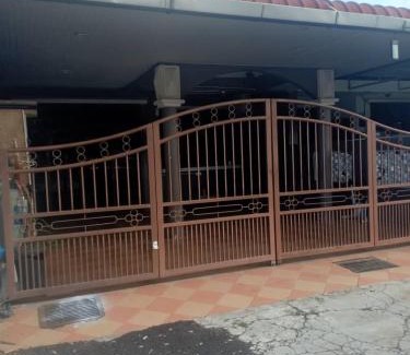 Kampung Lembah Complejo | Reisya Homestay