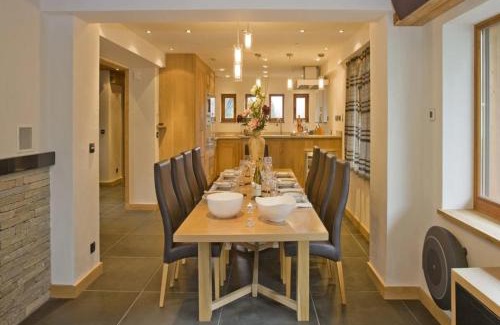 Zweisimmen Nr Gstaad Chalet De Esquí | Gstaad Chalet with Private Sauna Hot Tub